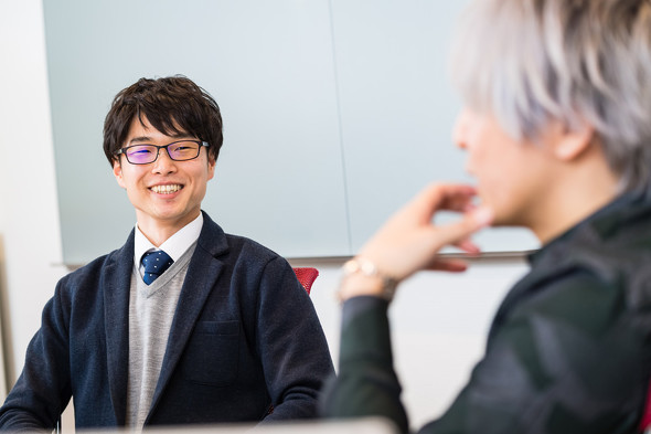 NTTスマートコネクトの秋田恭輔氏(写真左)